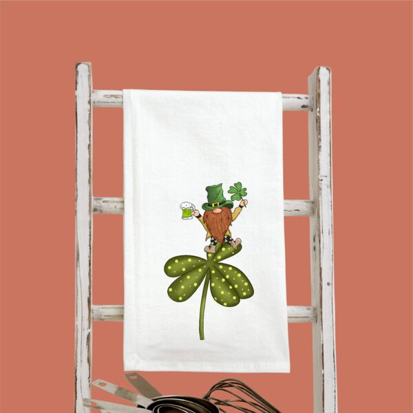 St Patrick-Gnome On Top Of  Clover Thumbnail